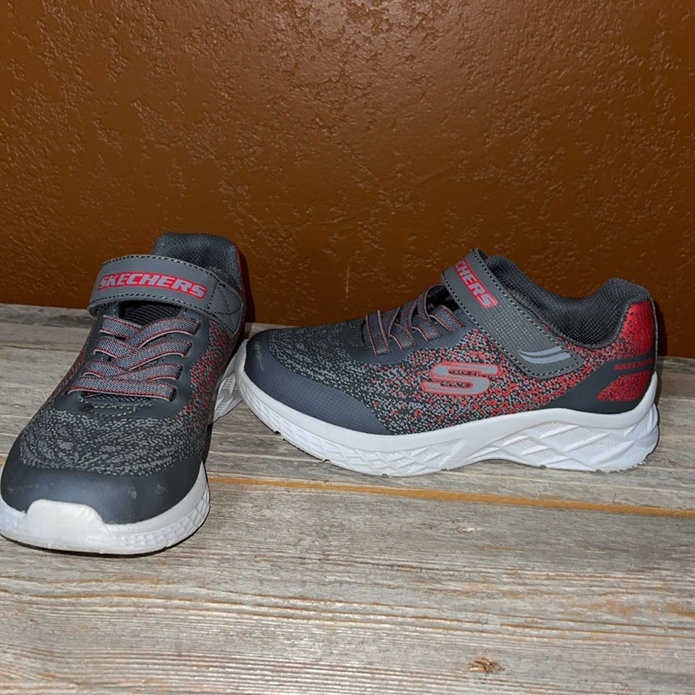 Skechers size 13.5 little boy’s sneakers - Picture 13 of 13
